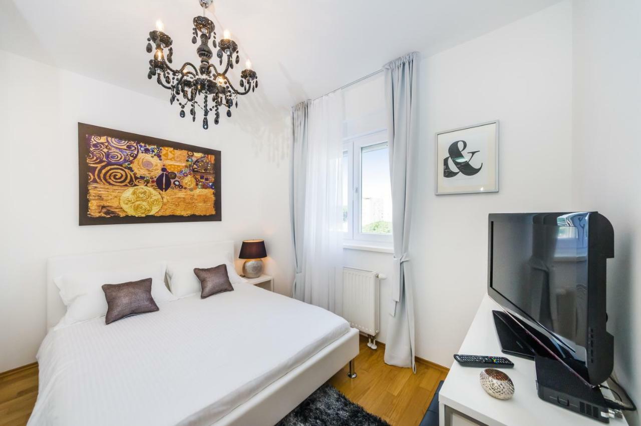 Studio Apartment K & K With Free Garage Zadar Exteriör bild